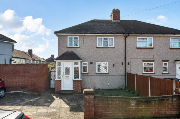 Crescent Road, Dagenham, RM10