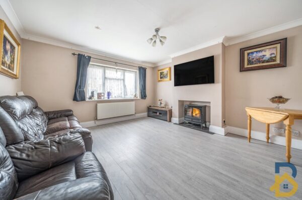 Evansdale, Rainham, RM13