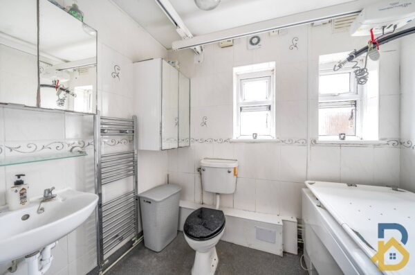 Evansdale, Rainham, RM13