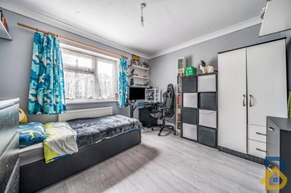 Evansdale, Rainham, RM13