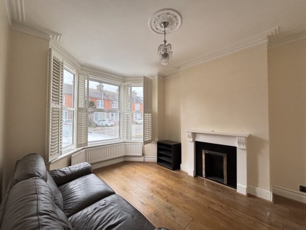 St. Lawrence Road, Upminster, RM14