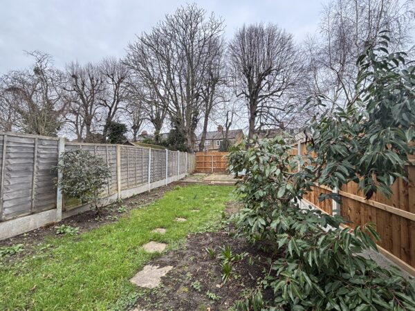 St. Lawrence Road, Upminster, RM14