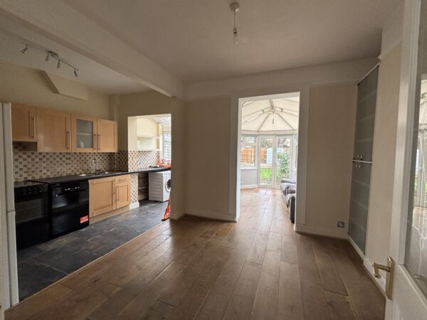 St. Lawrence Road, Upminster, RM14