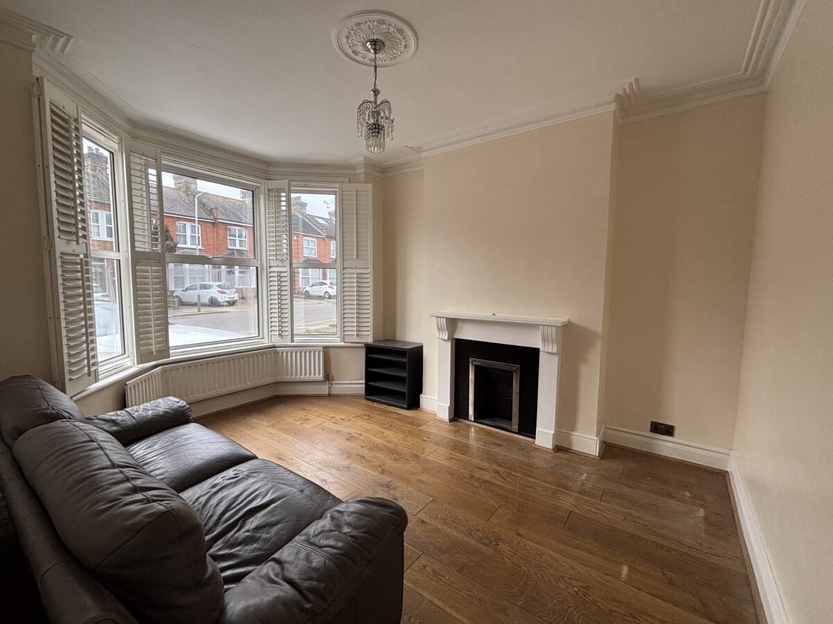 St. Lawrence Road, Upminster, RM14