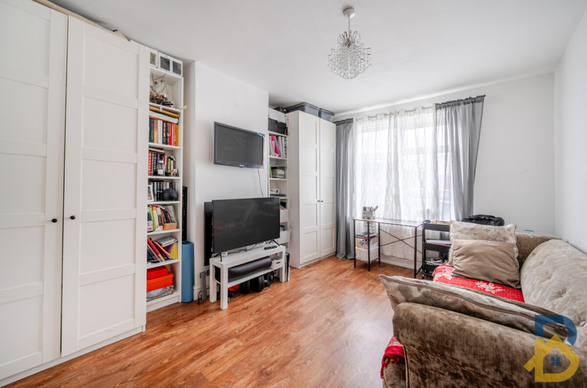 Valence Wood Road, Dagenham, RM8