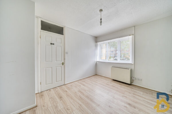 Gidea Close, South Ockendon, RM15