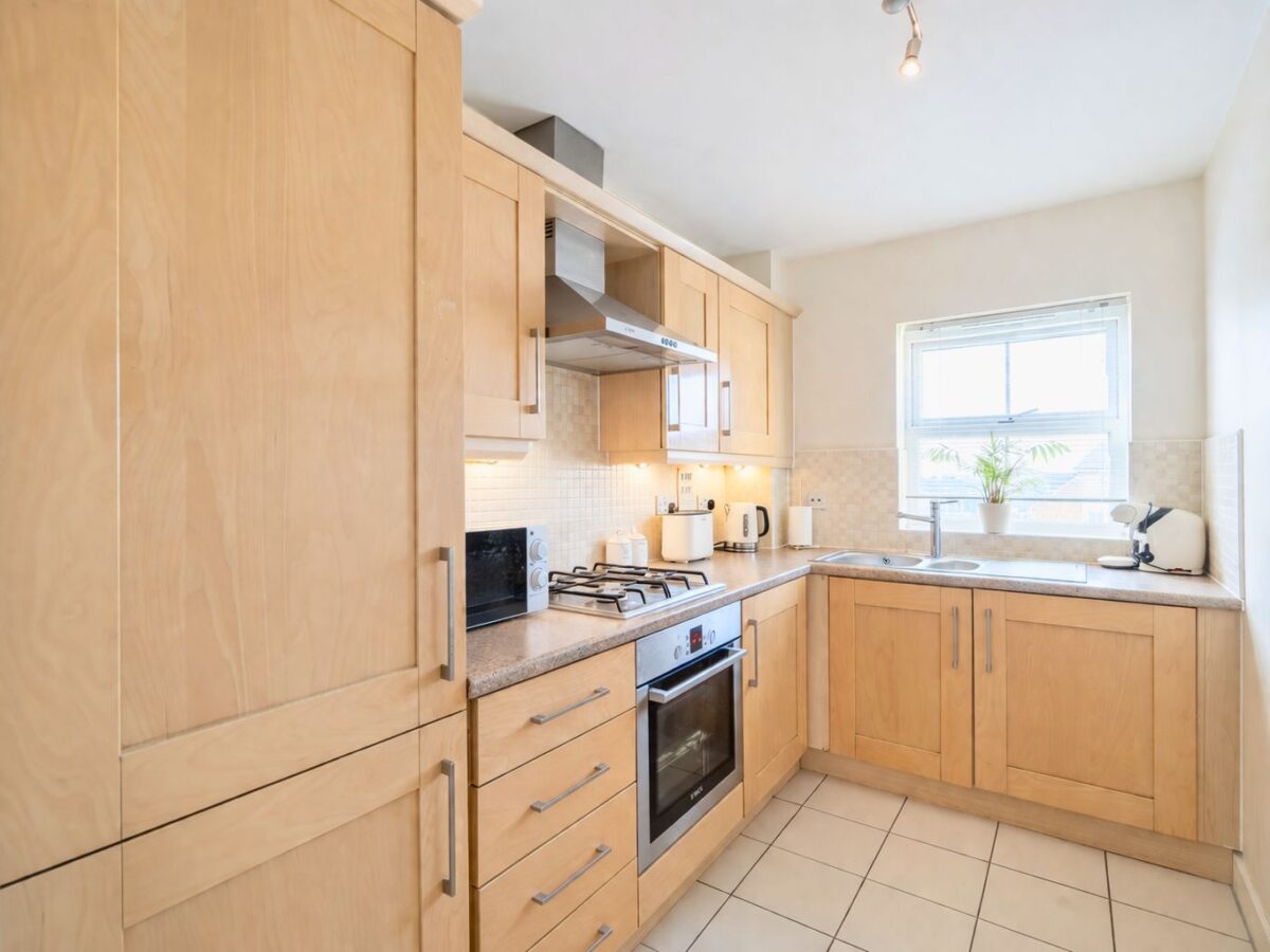 Hyde Close, Kensington Court, RM1