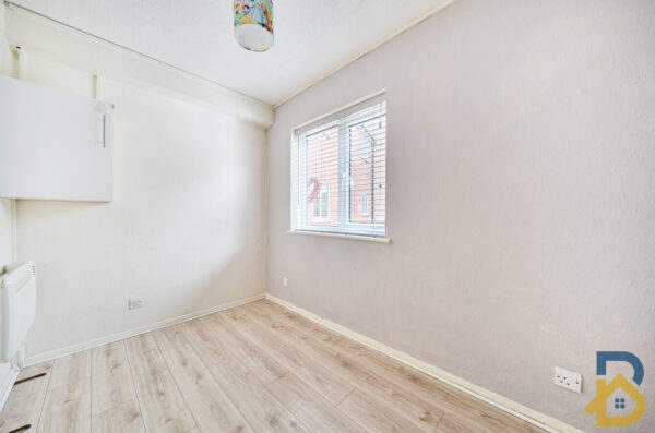 Gidea Close, South Ockendon, RM15