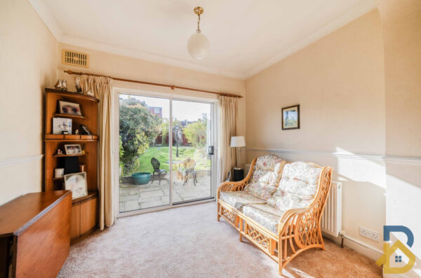 Derby Avenue, Upminster, RM14