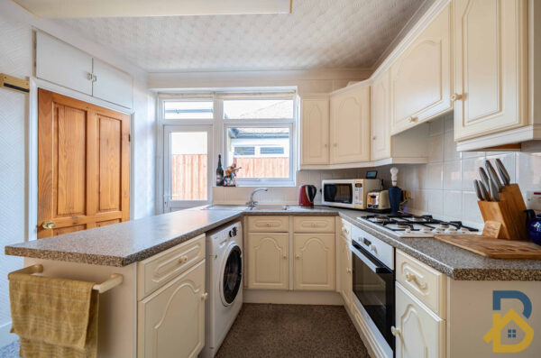 Derby Avenue, Upminster, RM14