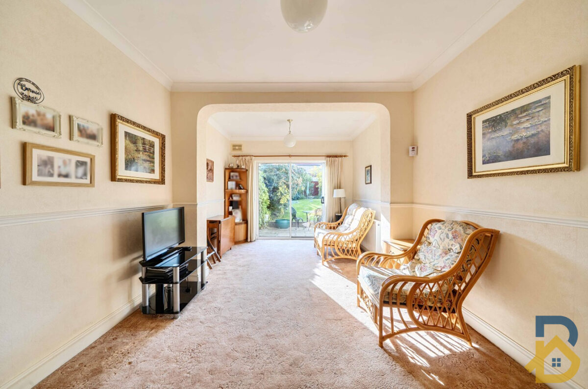 Derby Avenue, Upminster, RM14