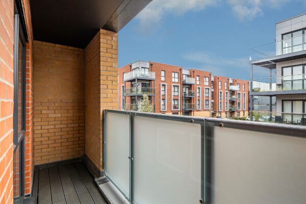 Holmesley Road, Borehamwood, WD6