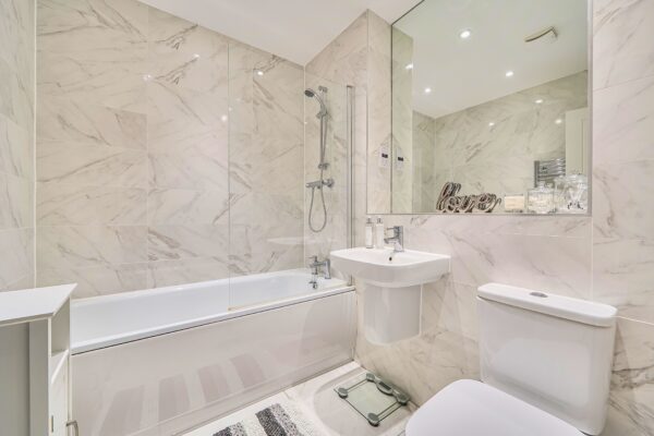 Holmesley Road, Borehamwood, WD6