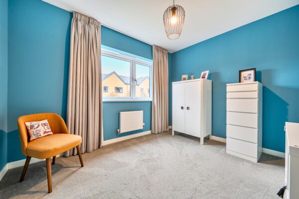 Holmesley Road, Borehamwood, WD6