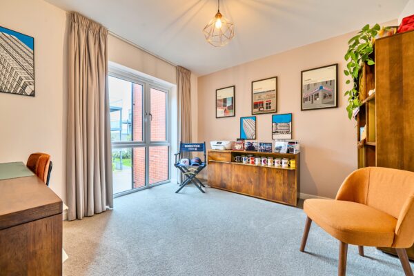 Holmesley Road, Borehamwood, WD6