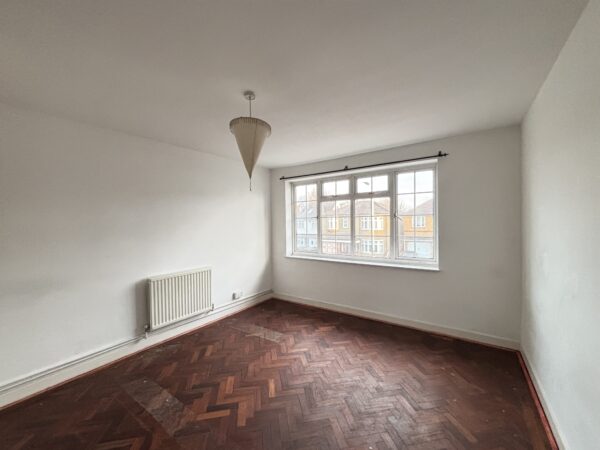 Squirrels Heath Lane, Romford, RM2