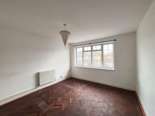 Squirrels Heath Lane, Romford, RM2