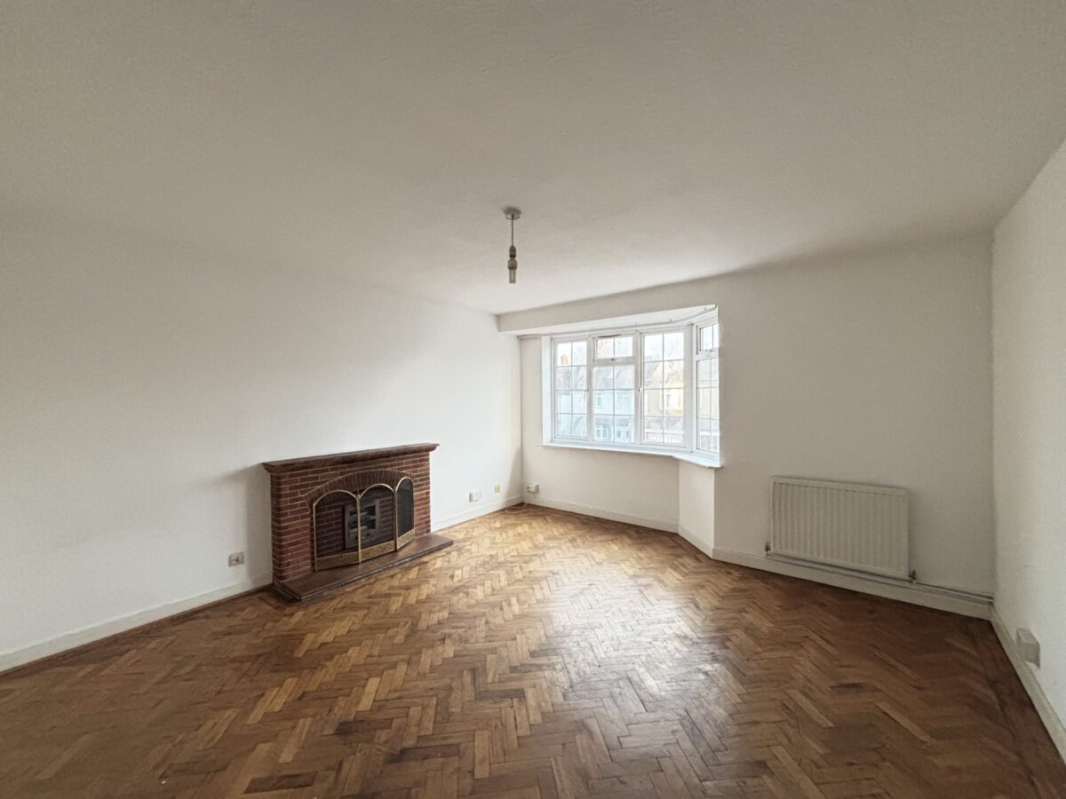 Squirrels Heath Lane, Romford, RM2