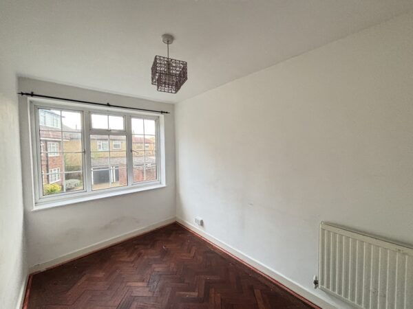 Squirrels Heath Lane, Romford, RM2