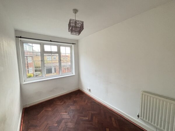 Squirrels Heath Lane, Romford, RM2