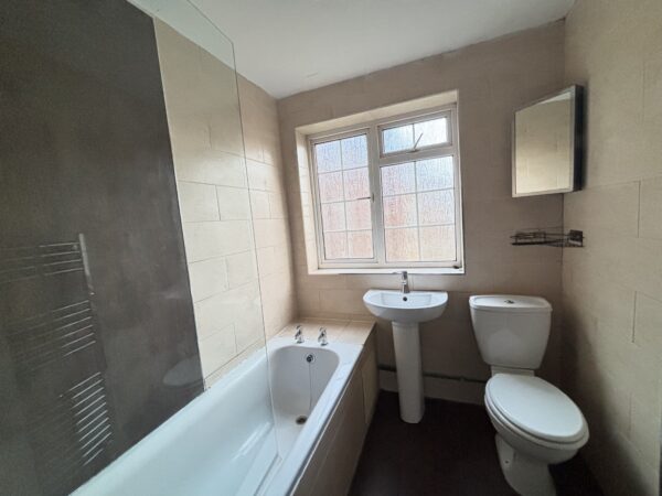 Squirrels Heath Lane, Romford, RM2