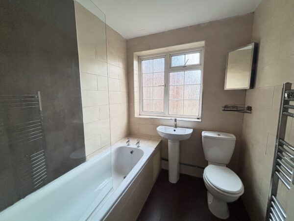 Squirrels Heath Lane, Romford, RM2