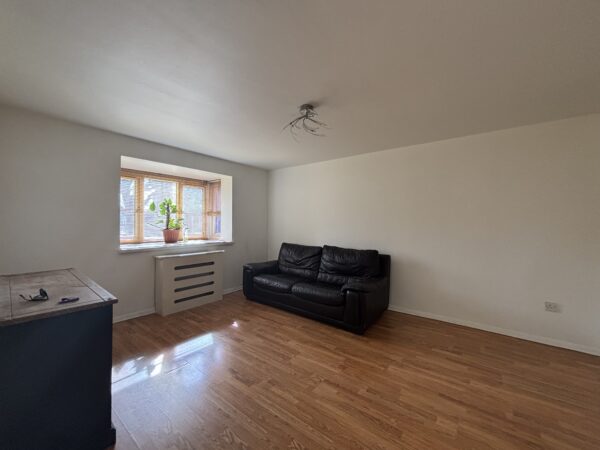 Naunton Way, Hornchurch, RM12