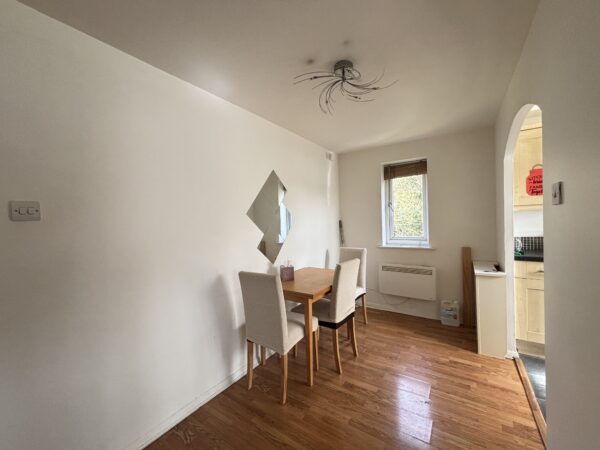 Naunton Way, Hornchurch, RM12