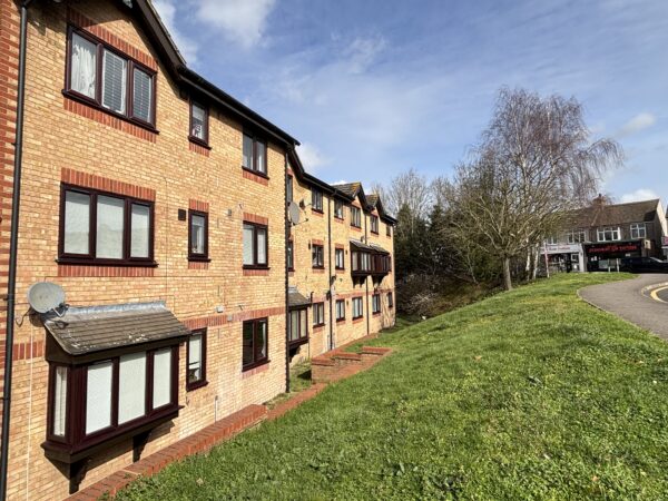 Naunton Way, Hornchurch, RM12