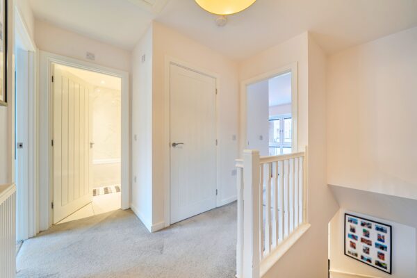 Holmesley Road, Borehamwood, WD6