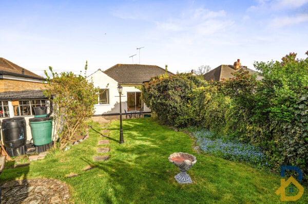 Derby Avenue, Upminster, RM14