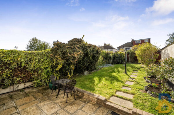 Derby Avenue, Upminster, RM14