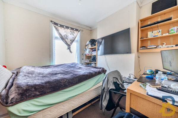 31a Seven Kings Road, Ilford - IG3 8DQ