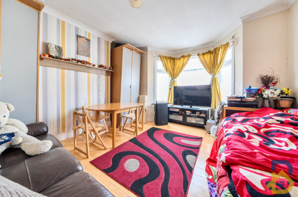 31a Seven Kings Road, Ilford - IG3 8DQ