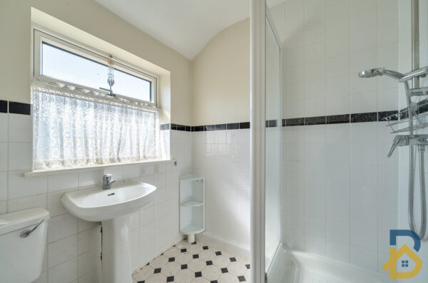 St. Andrews Avenue, Hornchurch, RM12