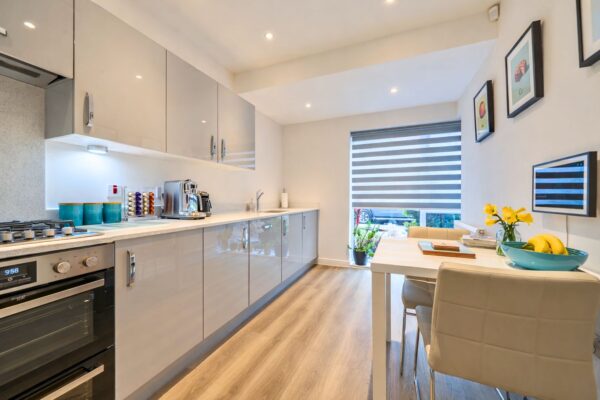 Holmesley Road, Borehamwood, WD6