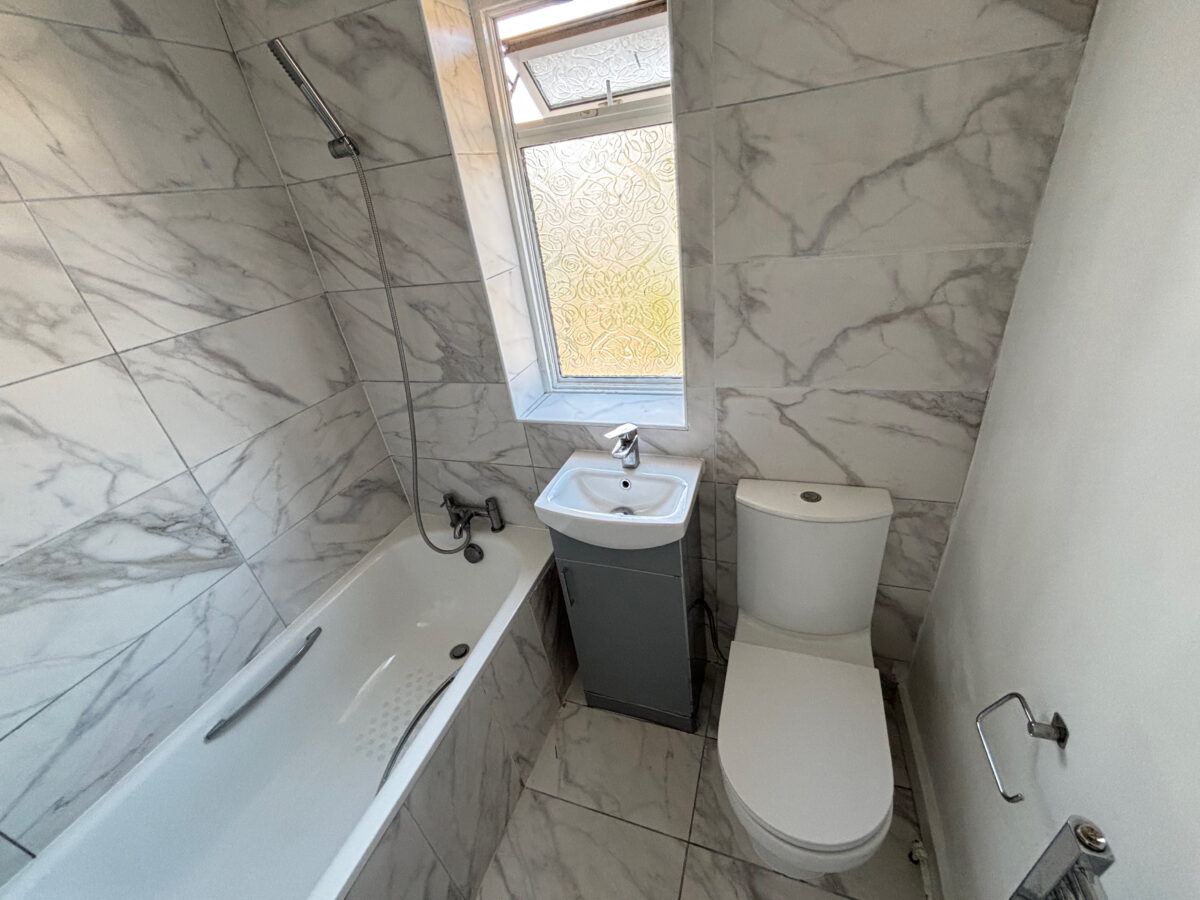 Ford Road, Dagenham, RM10