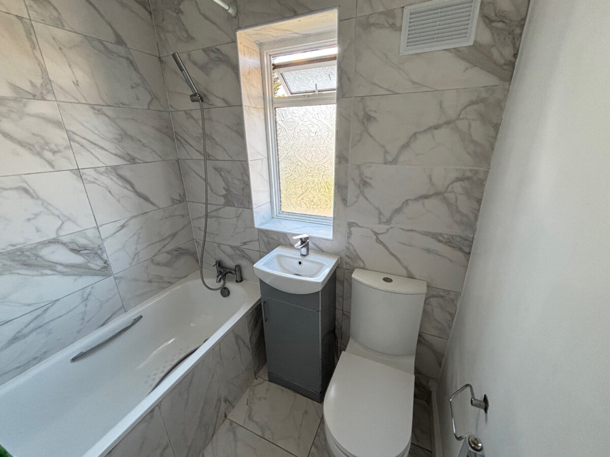 Ford Road, Dagenham, RM10