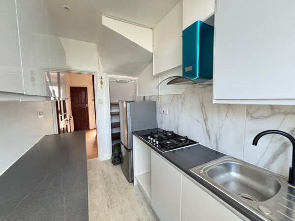 Ford Road, Dagenham, RM10