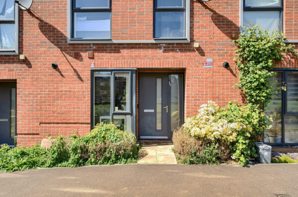 Winter Walk, Borehamwood, WD6