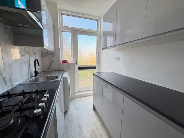 Ford Road, Dagenham, RM10