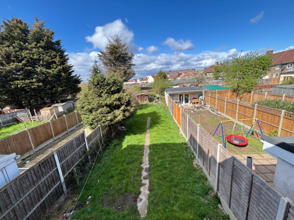 Ford Road, Dagenham, RM10