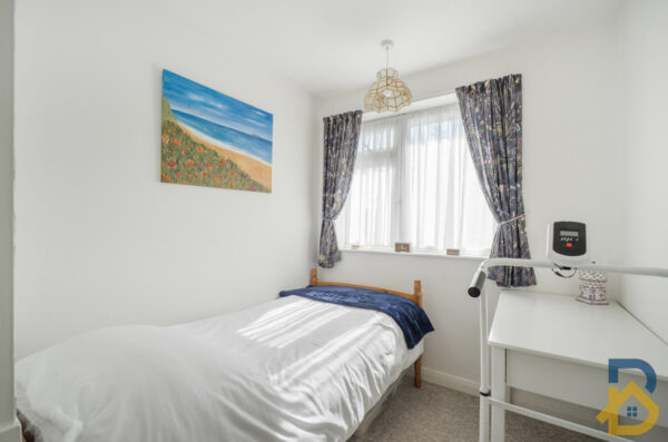 Holme Road, Hornchurch, RM11