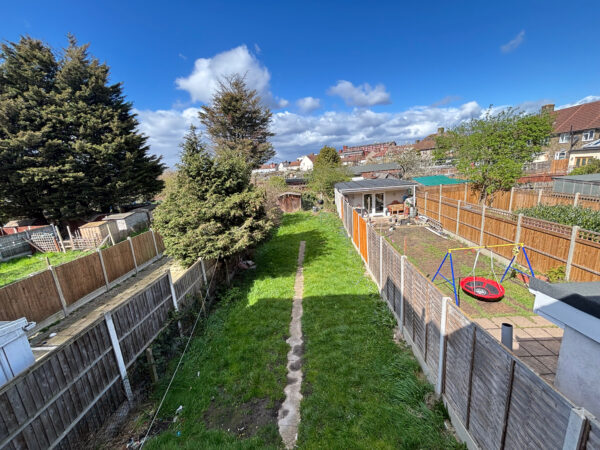 Ford Road, Dagenham, RM10