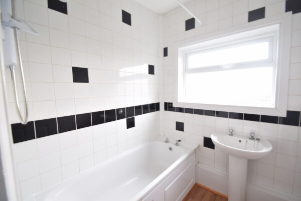 New Road, Dagenham, RM10