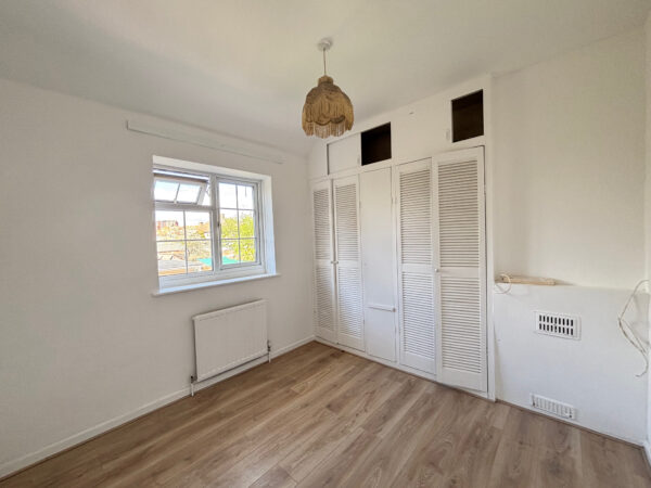 Ford Road, Dagenham, RM10