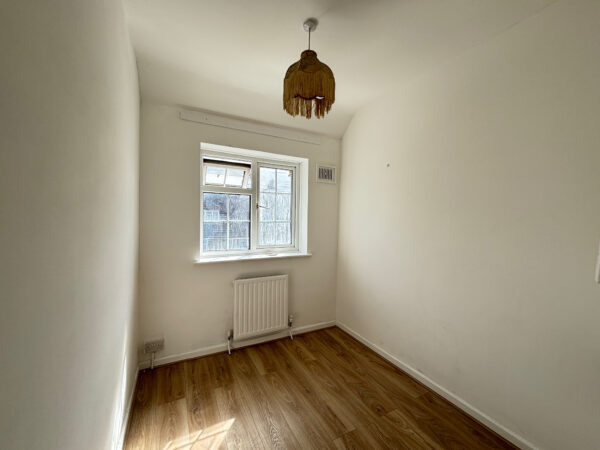 Ford Road, Dagenham, RM10