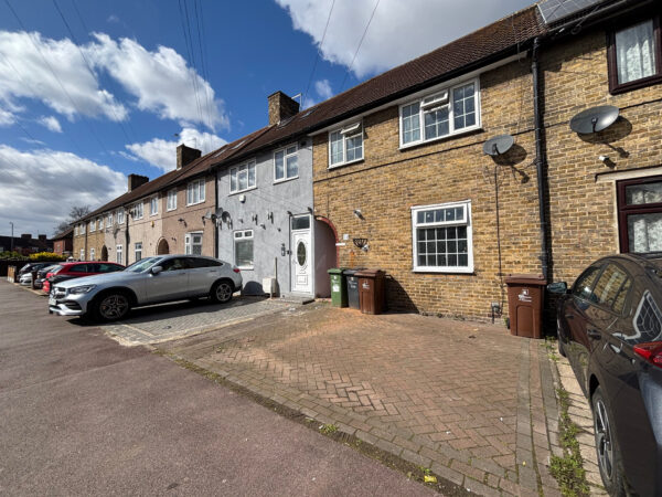 Ford Road, Dagenham, RM10