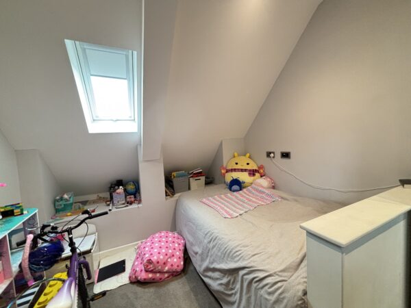 Brentwood Road, Romford, RM2