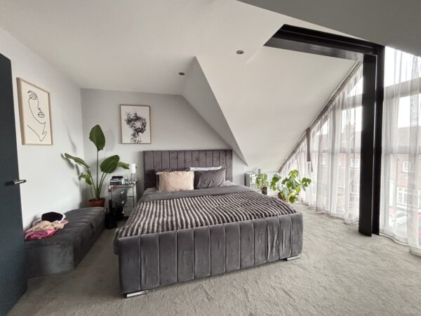 Brentwood Road, Romford, RM2